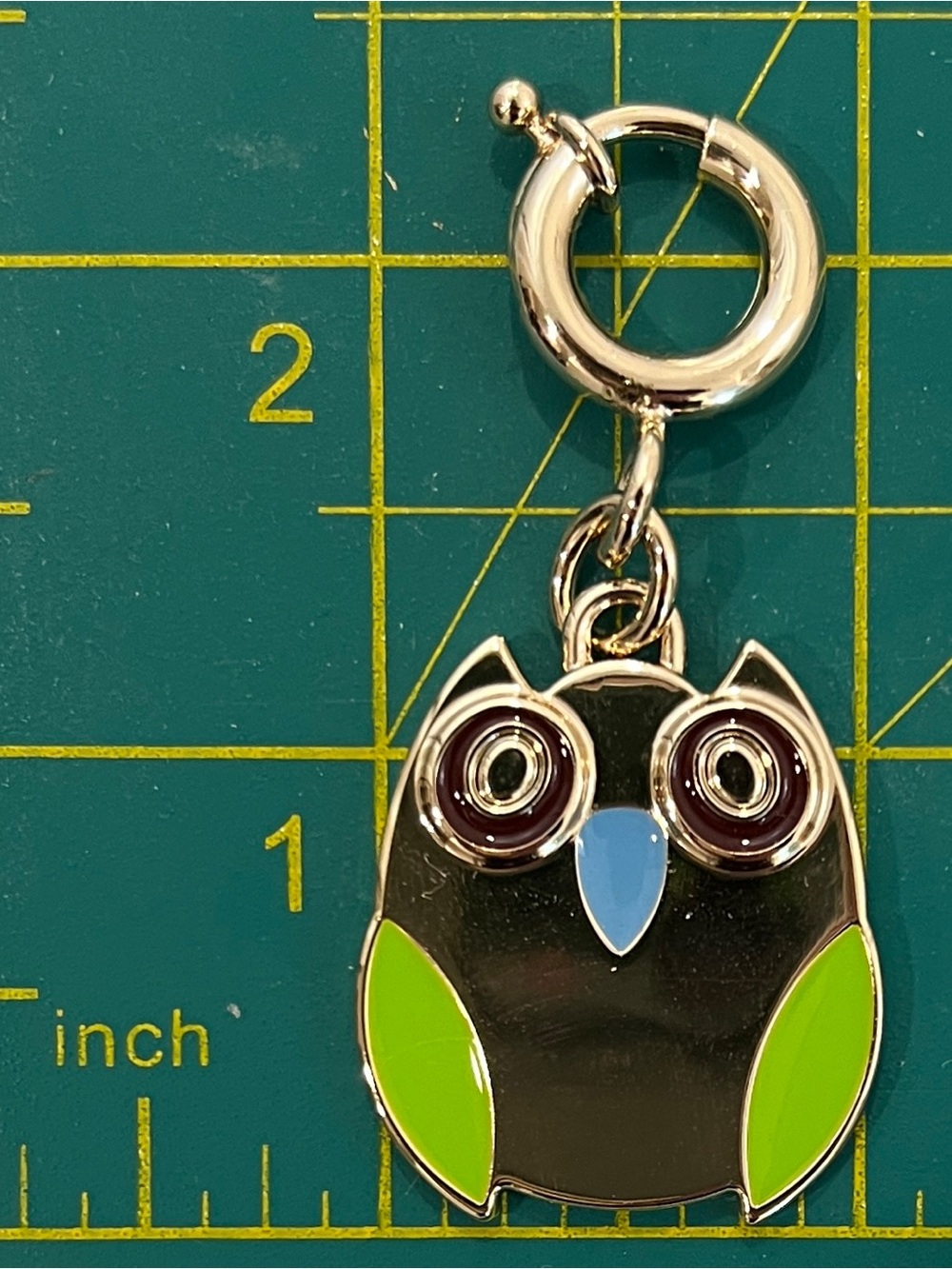 Gucci Gold Owl Enamel Charm
Keychain EUC - Picture 5 of 6